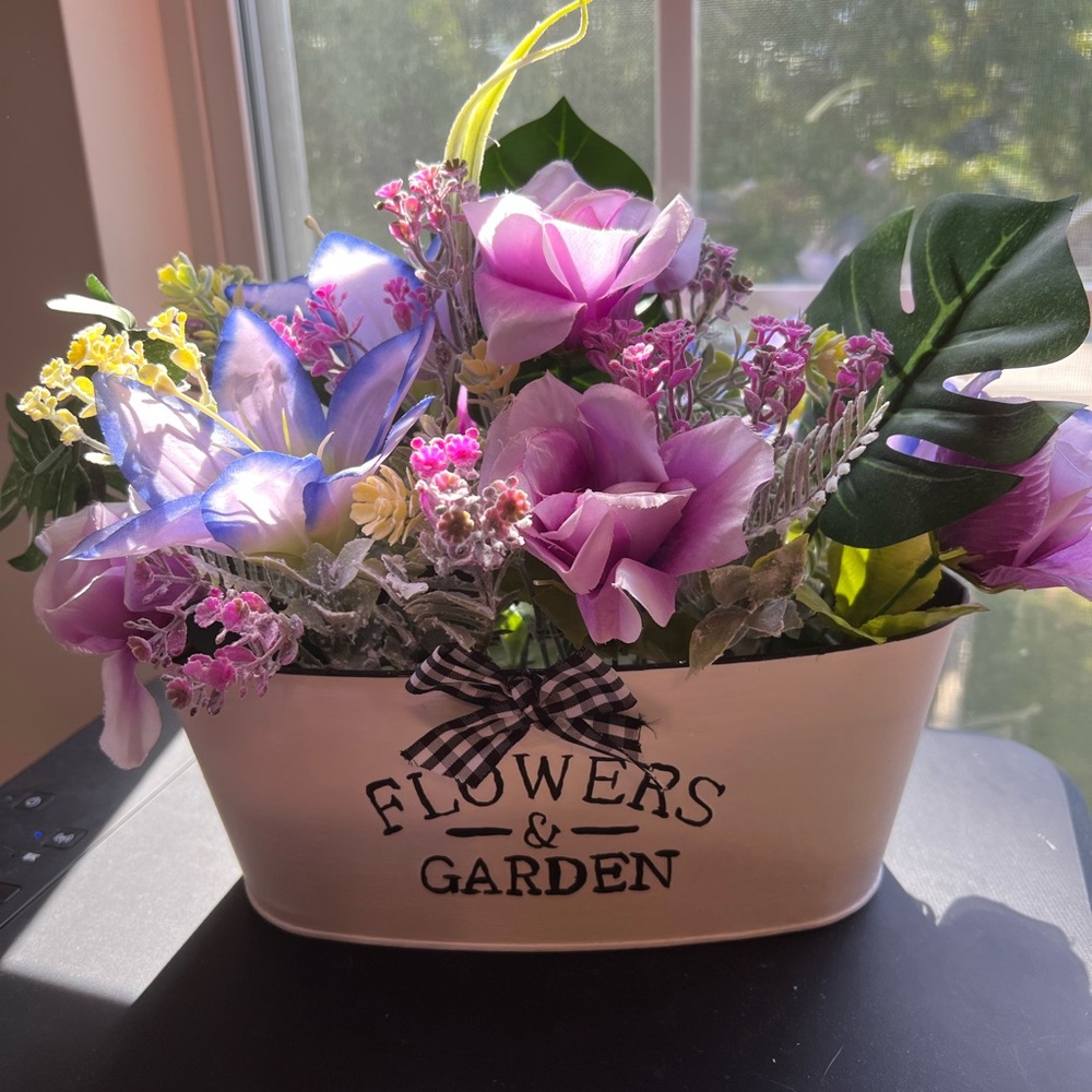 Faux Floral Farmhouse Decor